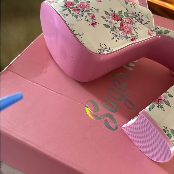 BRAND NEW - Sugar Thrillz Ultra High Floral Heels - Picture 4 of 8